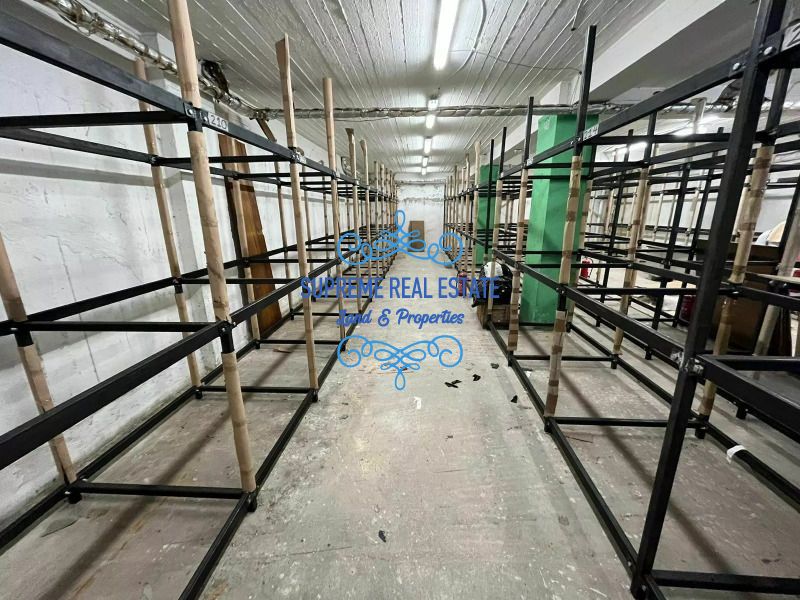 (Προς Ενοικίαση) Επαγγελματικός Χώρος Αποθήκη || Χαλάνδρι /  - 300τ.μ, 2000€