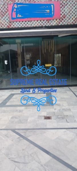 (Προς Πώληση) Επαγγελματικός Χώρος Κατάστημα || Χαλάνδρι /  - 108τ.μ, 215000€