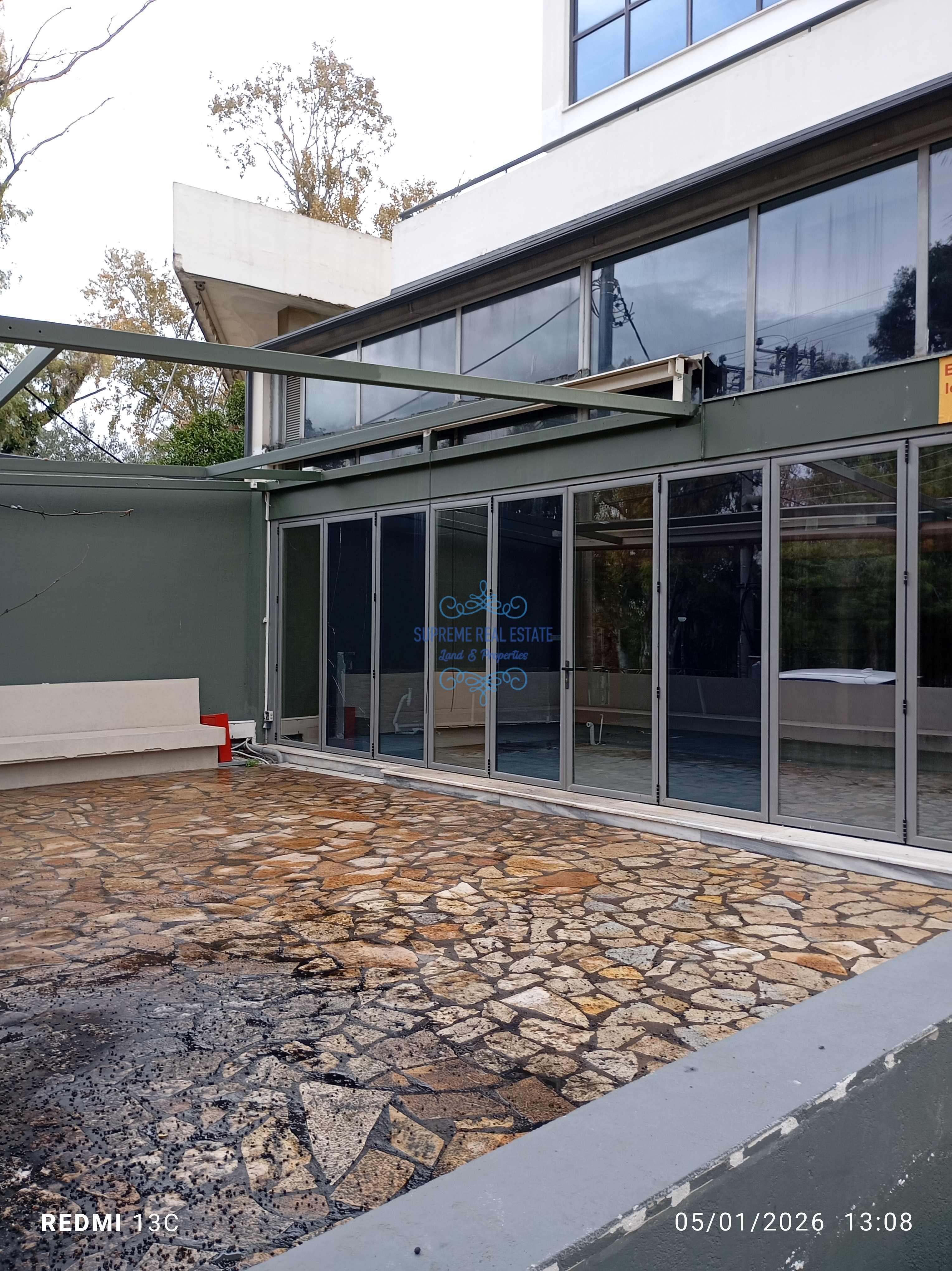 (Προς Πώληση) Επαγγελματικός Χώρος Κατάστημα || Χαλάνδρι /  - 200τ.μ, 750000€